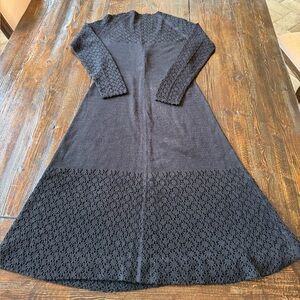 Vintage knit sexy crochet midi dress size 6 runs small fits like a 4.